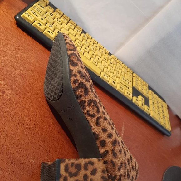 NEW ! Aerosoles Women Mid Heel Pump Leopard Print Calf Hair Size 7.5 - Picture 7 of 8